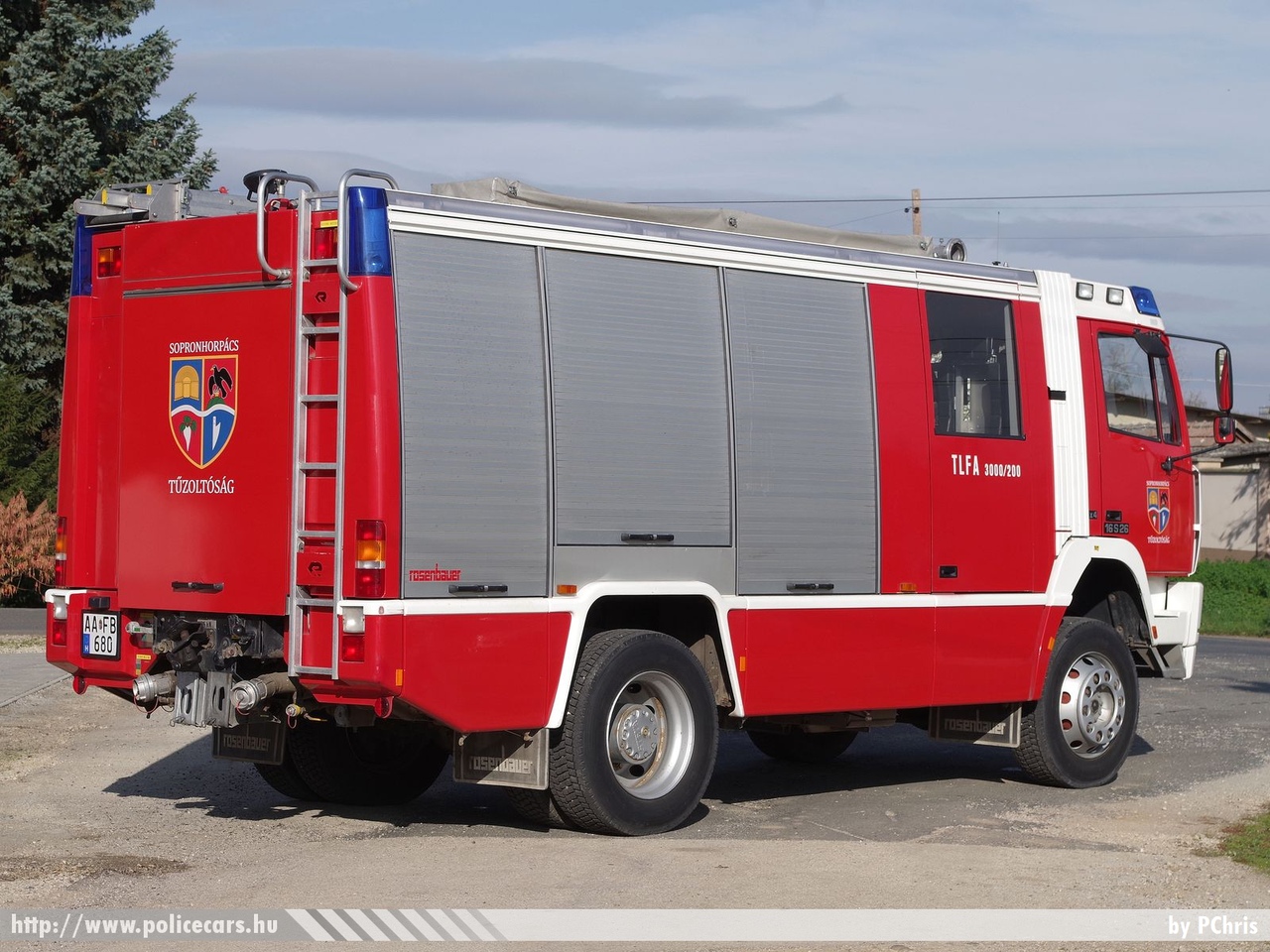 Steyr 16S26 TLFA 3000/200 Rosenbauer 4x4, Önkéntes Tűzoltó Egyesület Sopronhorpács, fotó: PChris
Keywords: ÖTE magyar Magyarország tűzoltó tűzoltóautó tűzoltóság Hungary hungarian fire firetruck AAFB-680