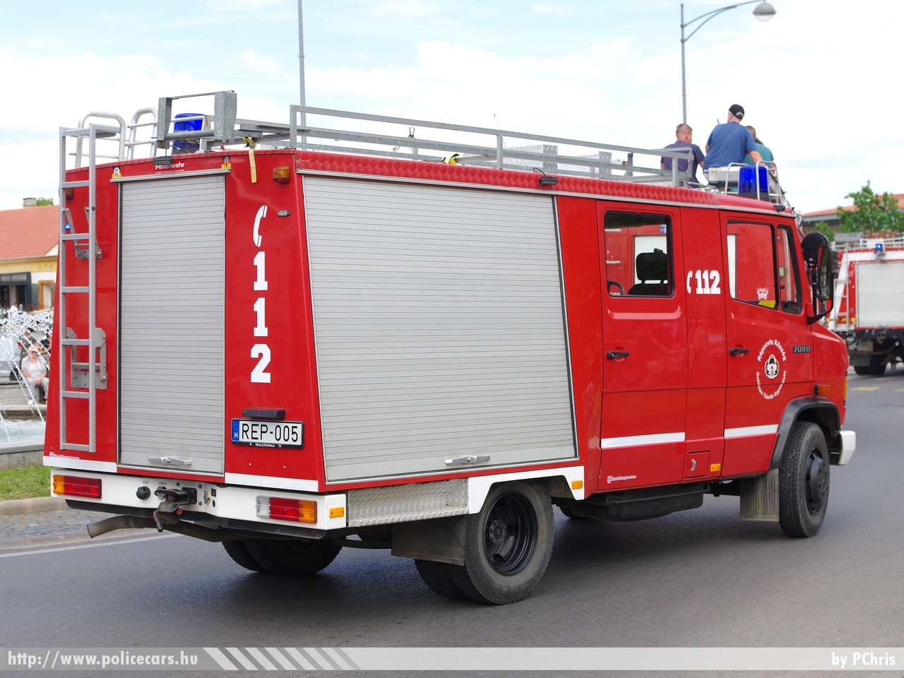 Mercedes 709D, Répcevis Község Önkéntes Tűzoltó Egyesülete, fotó: PChris
Keywords: ÖTE magyar Magyarország tűzoltó tűzoltóautó tűzoltóság Hungary hungarian fire firetruck REP-005