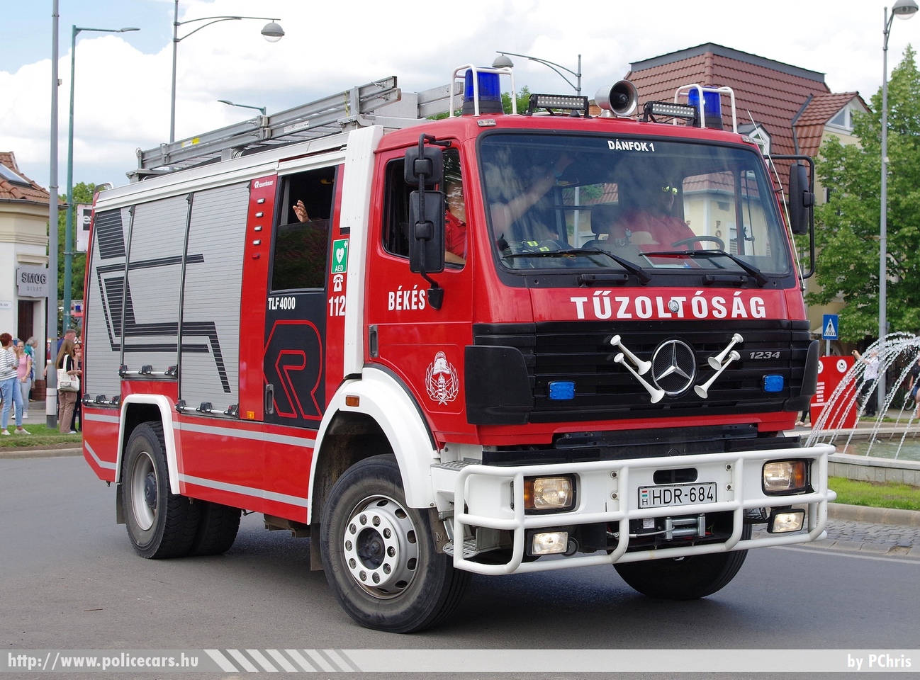 Mercedes-Benz 1234 Rosenbauer TLF 4000 AT, Békési Önkormányzati Tûzoltóparancsnokság, fotó: PChris
Keywords: tűzoltó tűzoltóautó tűzoltóság magyar Magyarország ÖTP hungarian Hungary fire firetruck HDR-684