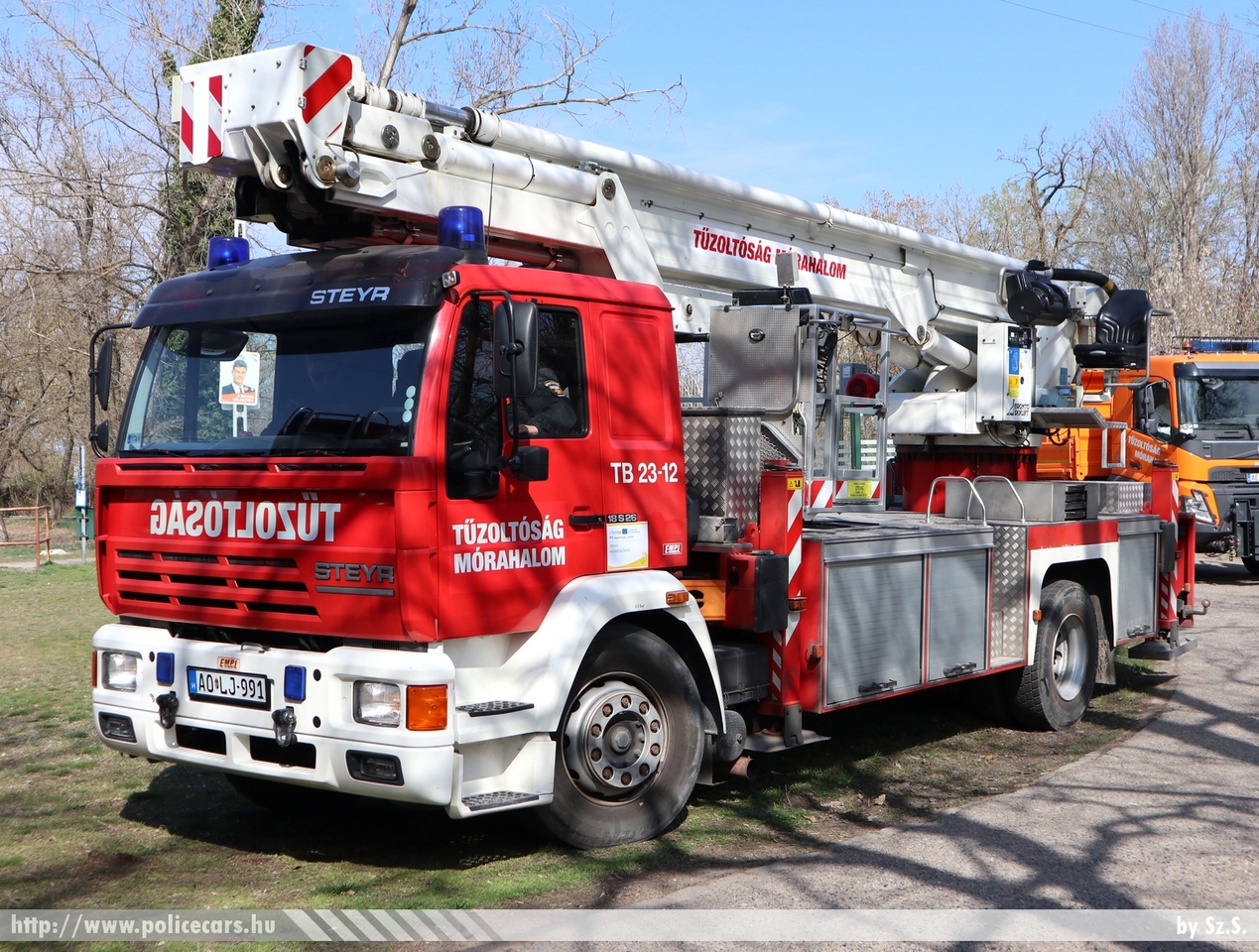 Steyr 18S26 TB 23-12, Mórahalom Város Önkéntes Tűzoltó Egyesület, fotó: Sz.S.
Keywords: ÖTE magyar Magyarország tűzoltó tűzoltóautó tűzoltóság Hungary hungarian fire firetruck AOLJ-991