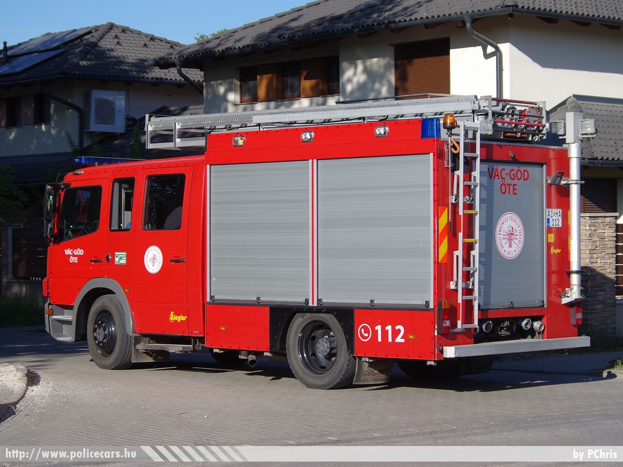 Mercedes-Benz Atego 1326F Ziegler, Vác-Göd Önkéntes Tűzoltó és Polgárőr Egyesület, fotó: PChris
Keywords: ÖTE magyar Magyarország tűzoltó tűzoltóautó tűzoltóság Hungary hungarian fire firetruck AIHA-112