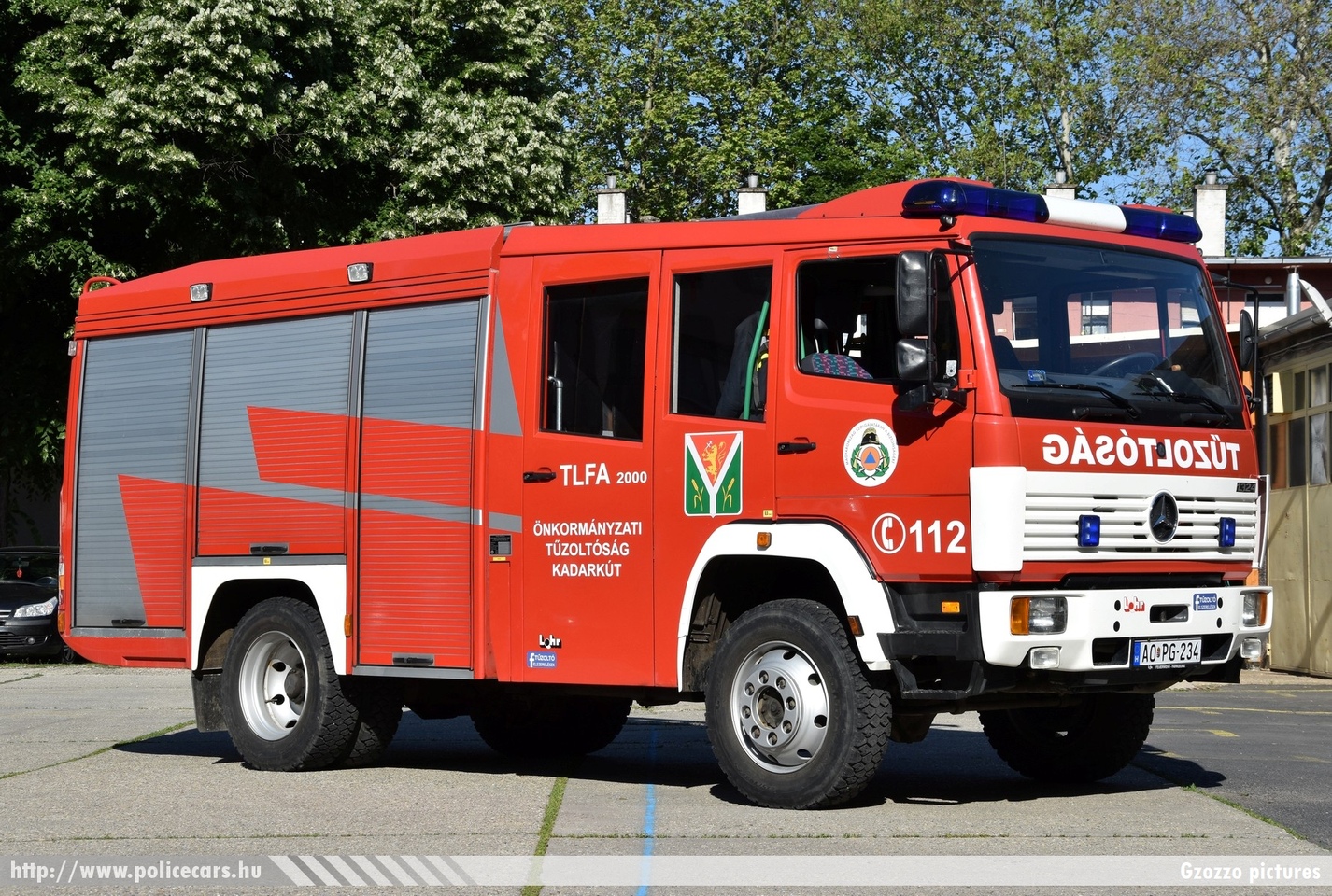 Mercedes 1324 AF Lohr, Kadarkúti Önkormányzati Tűzoltóság, fotó: Gzozzo pictures
Keywords: tűzoltó tűzoltóautó tűzoltóság magyar Magyarország ÖTP hungarian Hungary fire firetruck AOPG-234