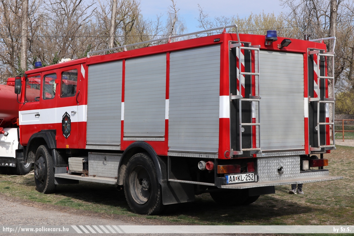DAF 1300 Turbo, Tiszasziget Önkéntes Tűzoltó Egyesület, fotó: Sz.S.
Keywords: ÖTE magyar Magyarország tűzoltó tűzoltóautó tűzoltóság Hungary hungarian fire firetruck AAKL-252