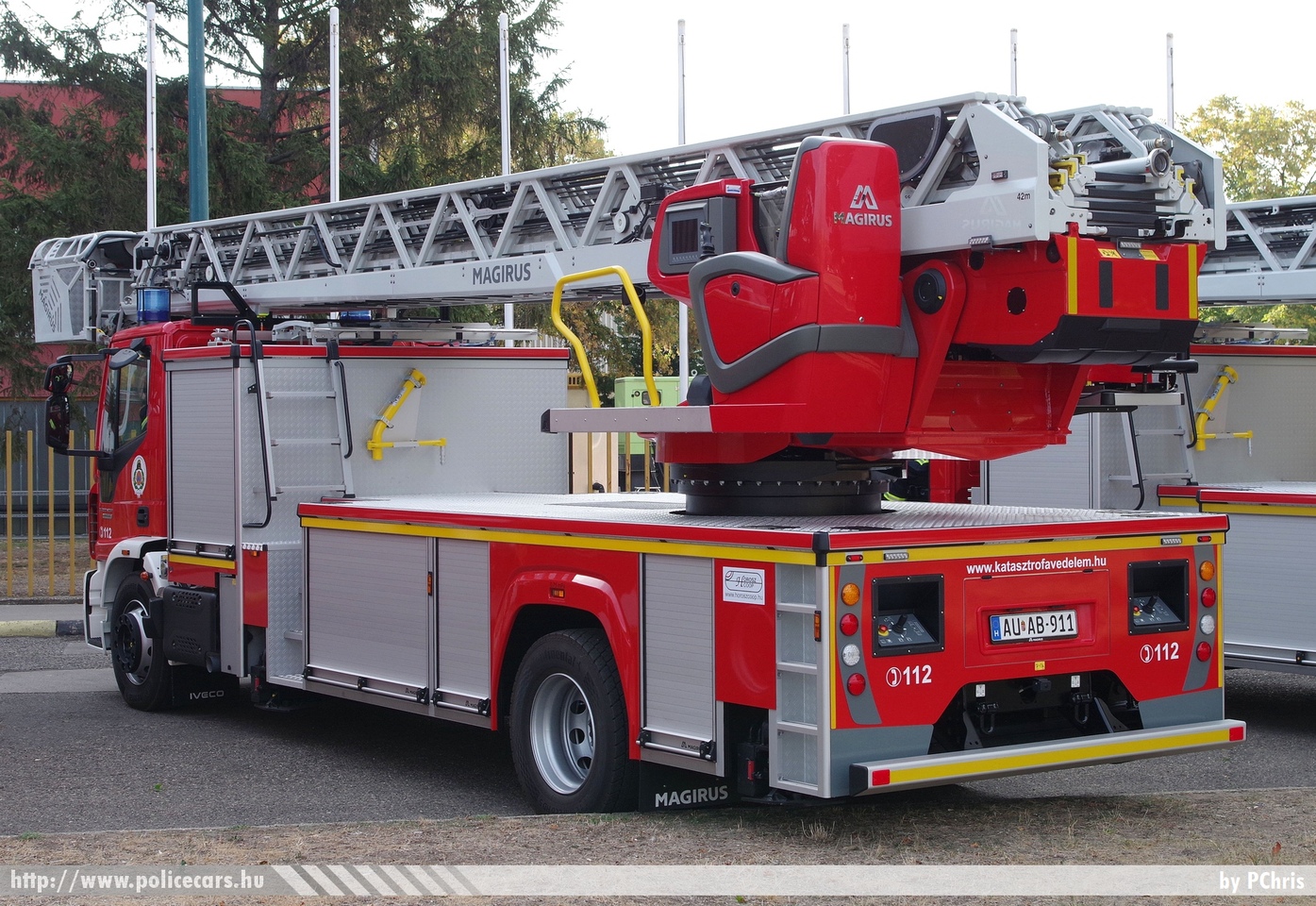 Iveco EuroCargo 180E32 Magirus M42L-AS, Kecskeméti Hivatásos Tűzoltóparancsnokság, fotó: PChris
Keywords: tûzoltóautó tûzoltó tûzoltóság magyar Magyarország katasztrófavédelem fire firetruck Hungary hungarian AUAB-911