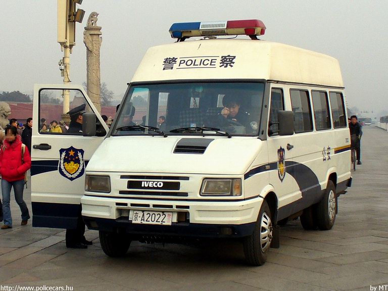 Iveco, fotó: MT
Keywords: Kína kínai rendőr rendőrség rendőrautó police policecar china
