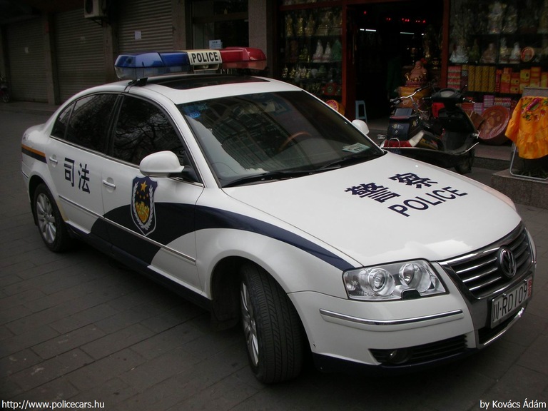 Volkswagen Passat, fotó: Kovács Ádám
Keywords: Kína kínai rendőr rendőrség rendőrautó police policecar china