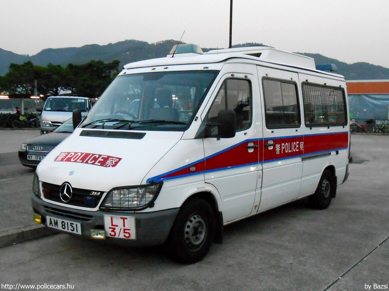 Mercedes-Benz 314, fotó: Bazsi
Keywords: Kína kínai rendőr rendőrség rendőrautó police policecar hongkong china