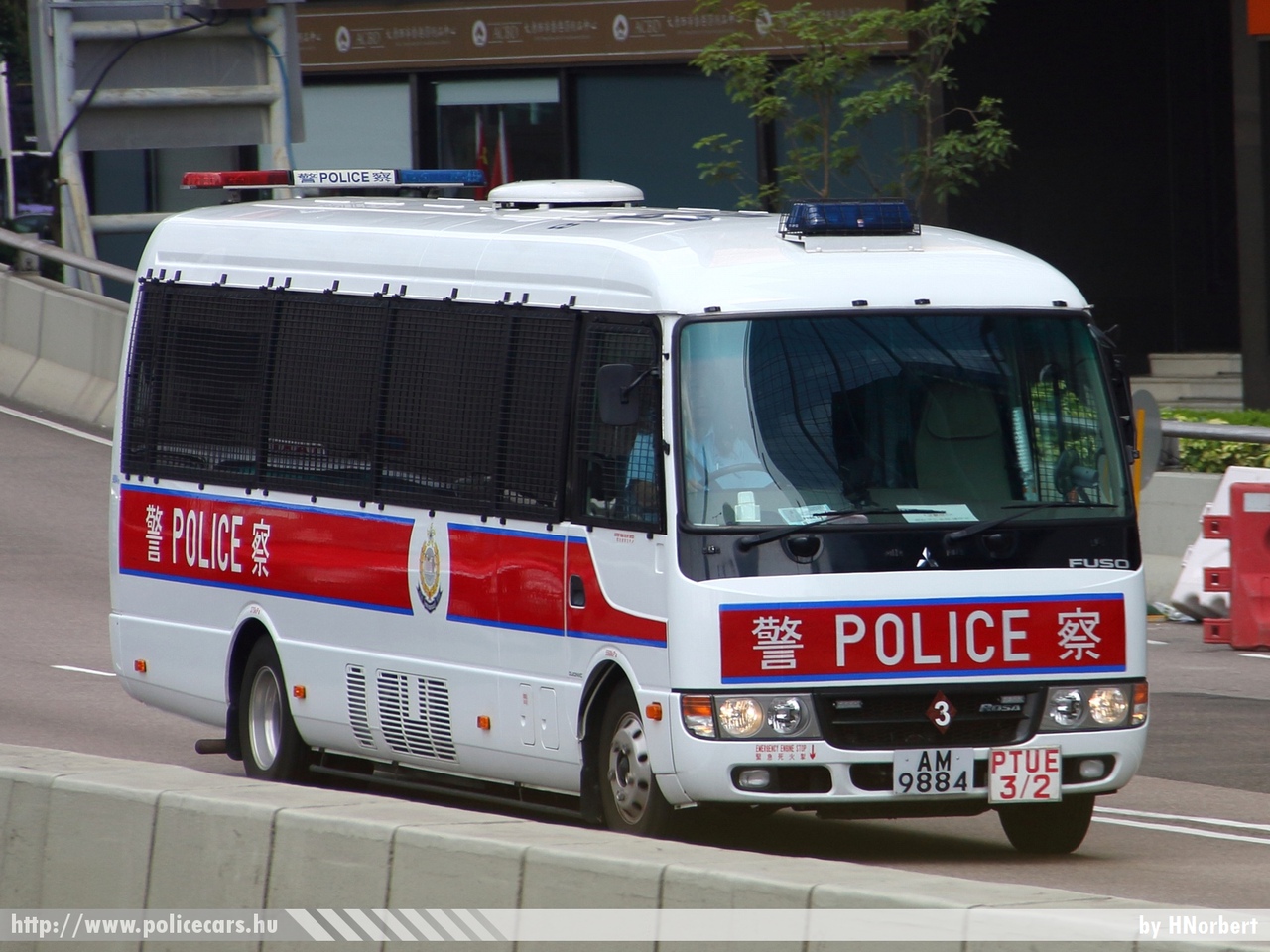 Mitsubishi Fuso Rosa, fotó: HNorbert
Keywords: Kína kínai rendőr rendőrség rendőrautó police policecar hongkong china