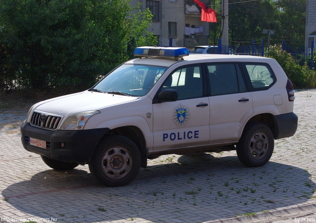 Toyota Land Cruiser, fotó: PChris
Keywords: Koszovó koszovói rendőr rendőrautó rendőrség police policecar kosovo