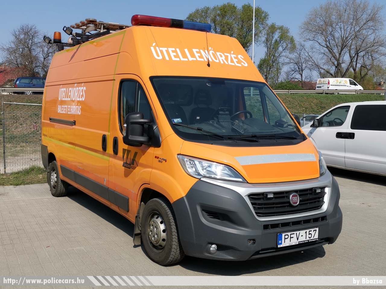 Fiat Ducato, Magyar Közút Nonprofit Zrt., fotó: Bbazsa
Keywords: magyar Magyarország Hungary hungarian közút public road PFV-157 highway