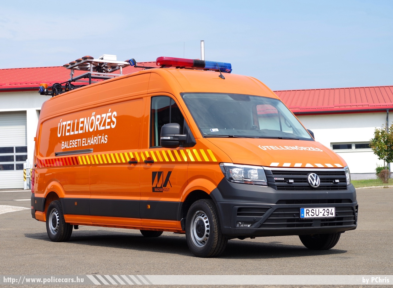 Volkswagen Crafter, Magyar Közút Nonprofit Zrt., fotó: PChris
Keywords: magyar Magyarország Hungary hungarian közút public road highway RSU-294