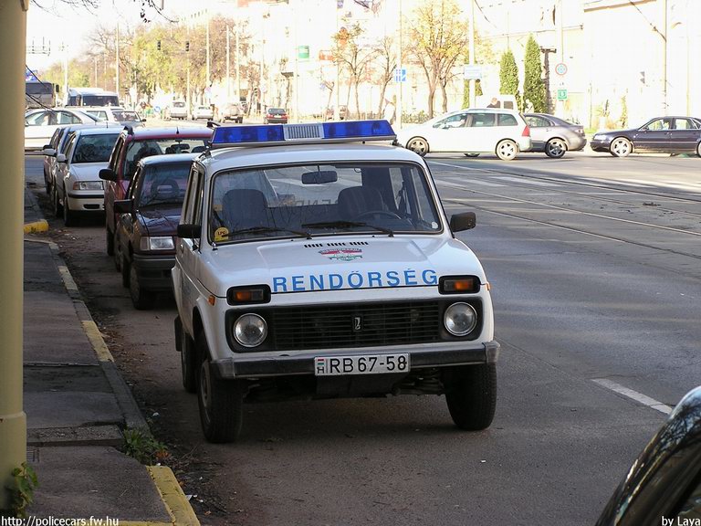 Lada Niva, fotó: Laya
Keywords: rendőr rendőrautó rendőrség magyar Magyarország vaz RB67-58