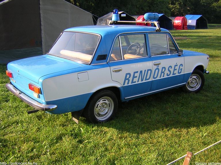 Lada VAZ 2101, fotó: Gzozzo pictures
Keywords: rendőr rendőrautó rendőrség magyar Magyarország vaz