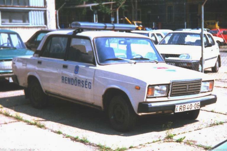 Lada VAZ 2107, fotó: Tonycars
Keywords: rendőr rendőrautó rendőrség magyar Magyarország vaz RB40-06