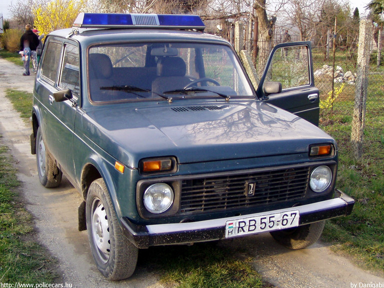 Lada Niva, fotó: Danigabi
Keywords: rendőr rendőrautó rendőrség magyar Magyarország vaz RB55-67