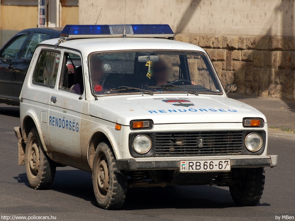 LADA VAZ 2121 Niva, fotó: MBen
Keywords: rendőrautó rendőrség rendőr magyar Magyarország RB66-67
