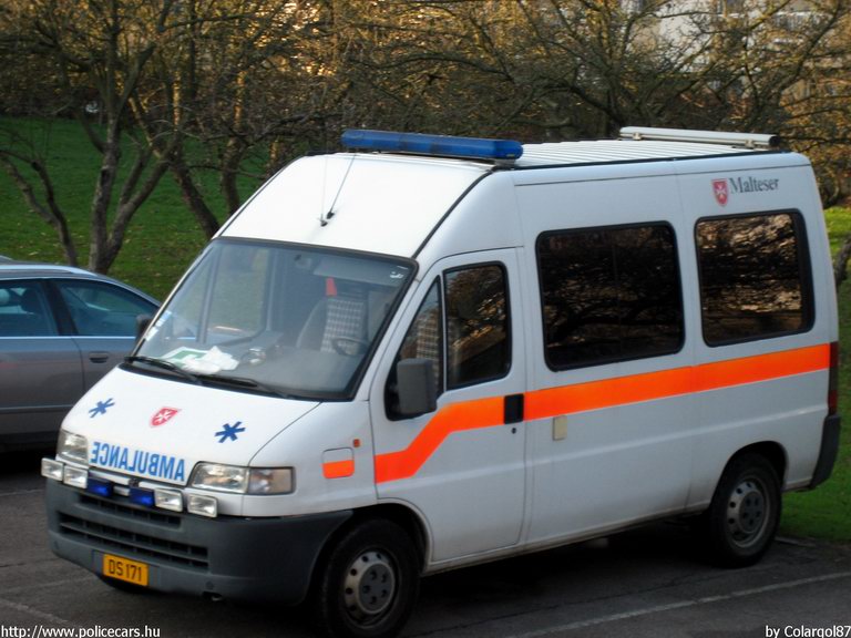 Peugoet Boxer, fotó: Colargol87
Keywords: luxemburg mentő mentőautó ambulance