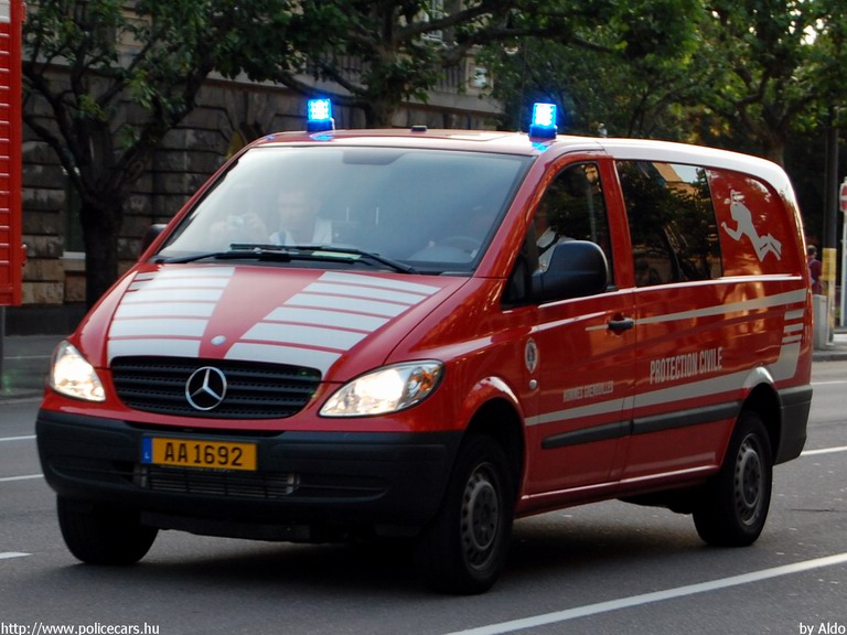 Mercedes Vito, fotó: Aldo
Keywords: luxemburg tûzoltó tûzoltóautó tûzoltóság