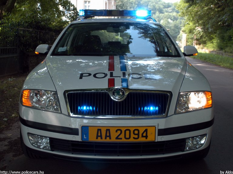 Skoda Octavia, fotó: Aldo
Keywords: luxemburg rendőr rendőrautó rendőrség 