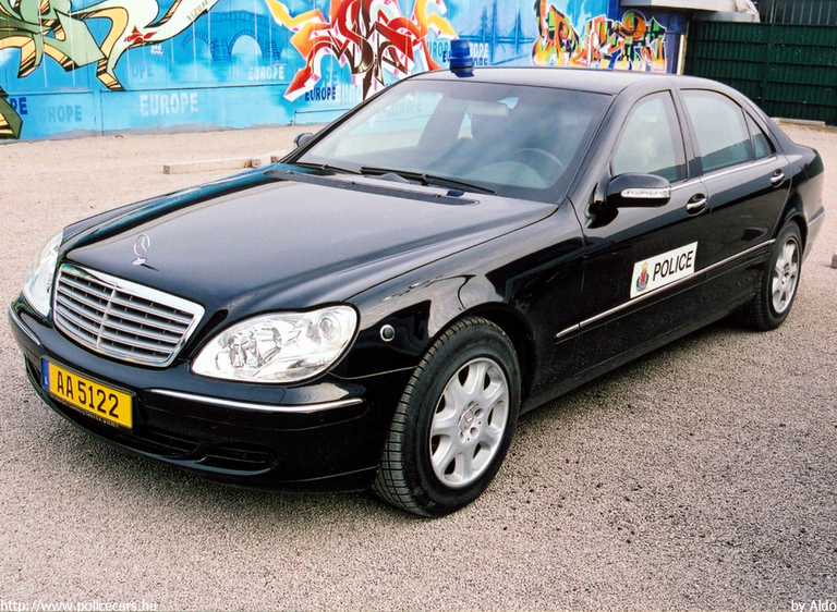 Mercedes,  fotó: Aldo
Keywords: luxemburg rendőr rendőrautó rendőrség 