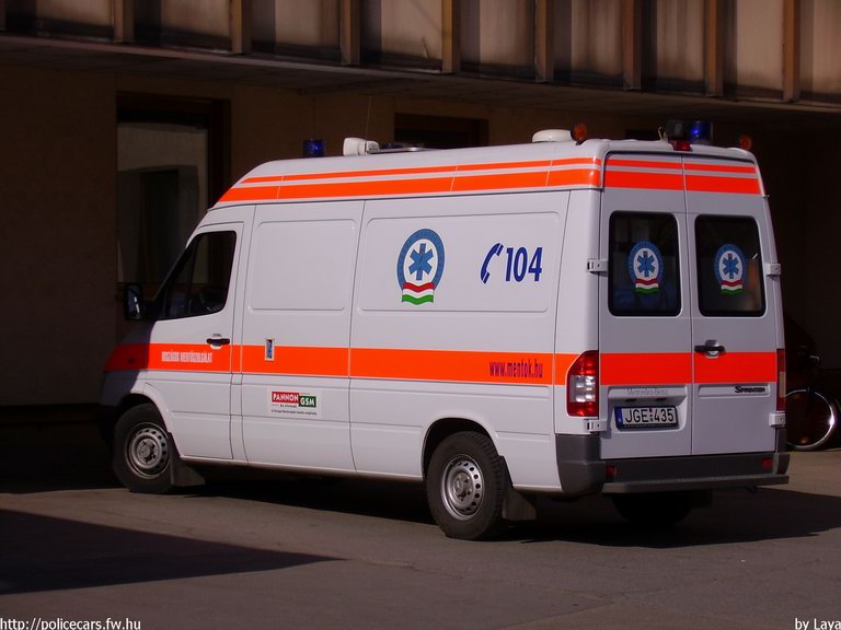 Mercedes Sprinter, Országos Mentõszolgálat, fotó: Laya
Keywords: OMSZ mentő magyar magyarország mentőautó JGE-435