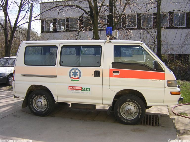 Mitsubishi L300, Országos Mentõszolgálat, fotó: Gzozzo pictures

Keywords: OMSZ mentő magyar magyarország mentőautó FCT-652