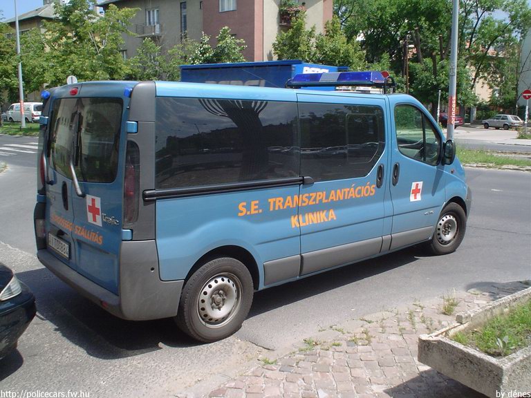 Renault Trafic, Semmelweis Egyetem Transzplantációs Klinika, fotó: dénes
Keywords: mentő magyar magyarország mentőautó ITD-884