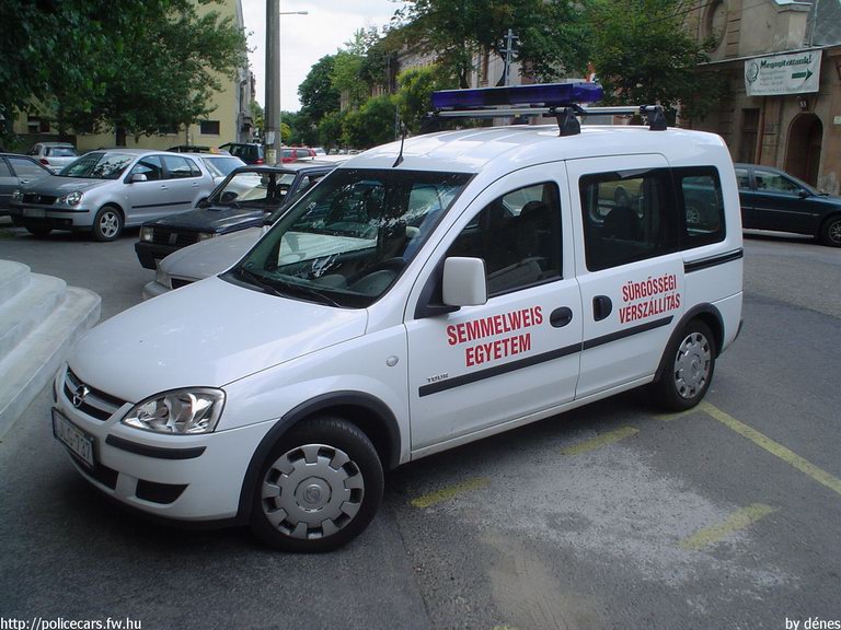 Opel Combo, Budapest, vérszállítás, Semmelweis Egyetem, fotó: dénes
Keywords: mentő magyar Magyarország mentőautó JLG-737