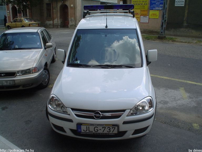 Opel Combo, Budapest, vérszállítás, Semmelweis Egyetem, fotó: dénes
Keywords: mentő magyar Magyarország mentőautó JLG-737