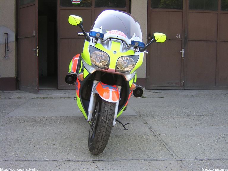 Yamaha, Balatonlelle, Országos Mentõszolgálat, fotó: Gzozzo pictures
Keywords: OMSZ mentő magyar magyarország mentőautó mentőmotor UFM-625