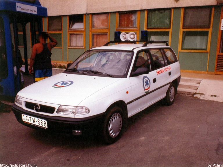 Opel Astra F Caravan, Dunakeszi, orvosi ügyelet, fotó: PChris
Keywords: mentő magyar Magyarország mentőautó GTW-668