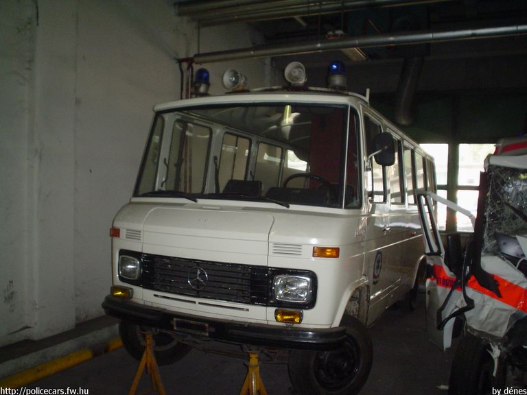 Mercedes-Benz 308D, Budapest, Országos Mentõszolgálat, fotó: dénes
Keywords: OMSZ mentő magyar magyarország mentőautó