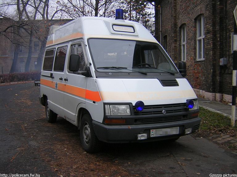 Renault Trafic, fotó: Gzozzo pictures
Keywords: mentő magyar magyarország mentőautó