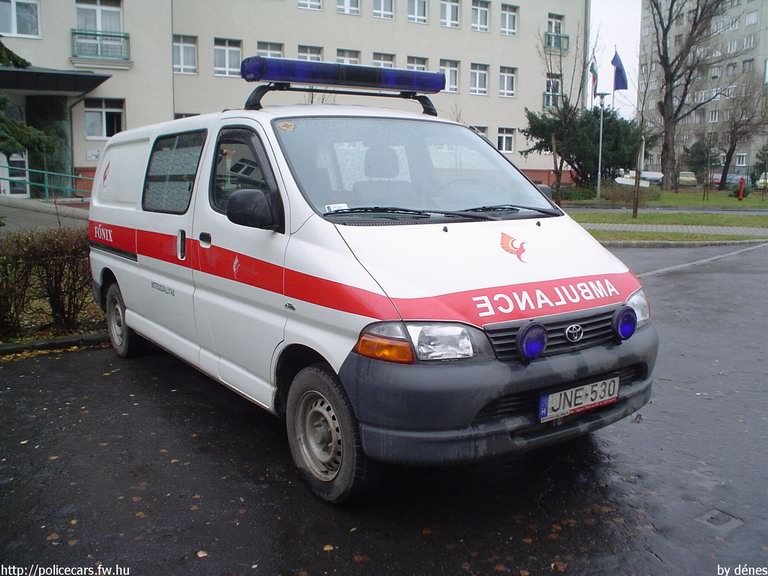 Toyota Hiace, Fõnix S.O.S. Zrt., fotó: dénes
Keywords: mentő magyar Magyarország mentőautó JNE-530