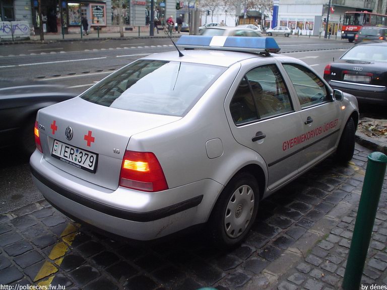 Volkswagen Bora, Budapest, gyermekorvosi ügyelet, fotó: dénes
Keywords: mentő magyar Magyarország mentőautó IER-379