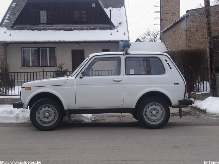 Lada VAZ 2121 Niva 1.7i, gyermekorvosi ügyelet, Tárnok, fotó: Frinyó
Keywords: mentő magyar Magyarország mentőautó HVA-731