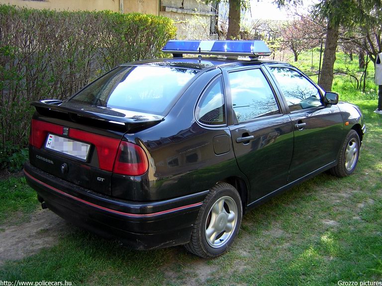 Seat Cordoba, fotó: Gzozzo pictures
Keywords: mentő magyar magyarország mentőautó