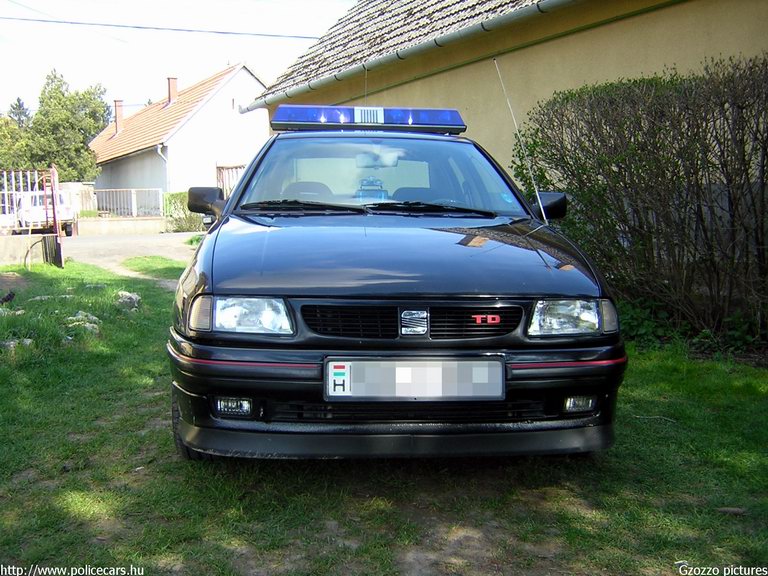 Seat Cordoba, fotó: Gzozzo pictures
Keywords: mentő magyar magyarország mentőautó