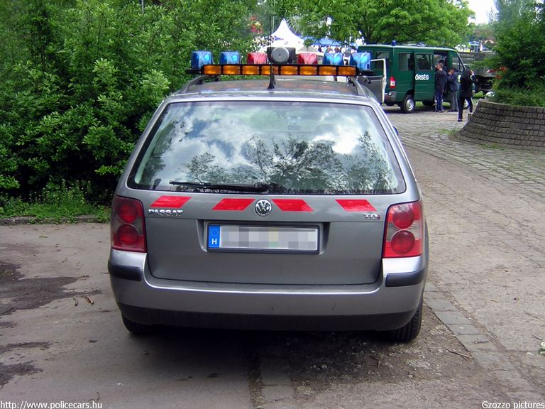 Volkswagen Passat, SMSV, vérszállítás, fotó: Gzozzo pictures
Keywords: mentő magyar Magyarország mentőautó
