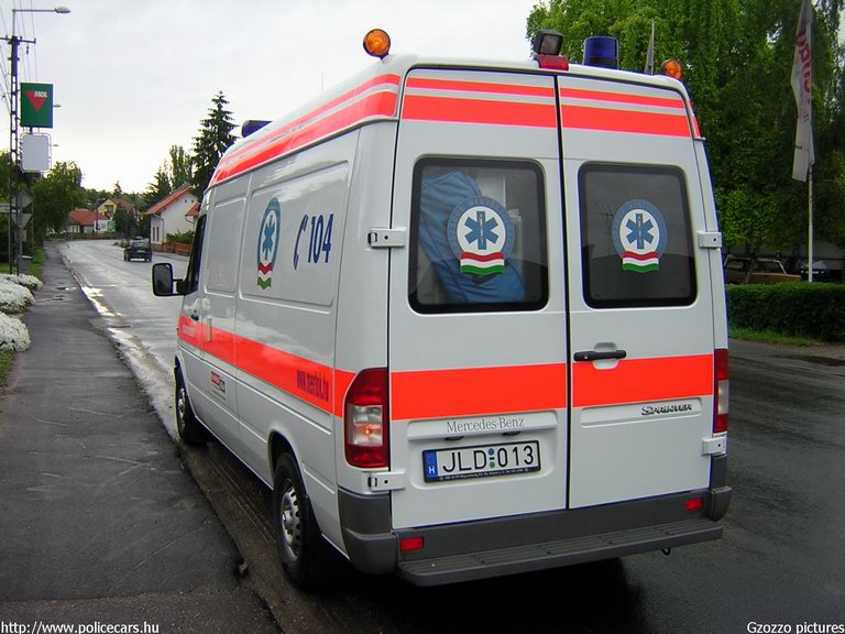 Mercedes-Benz Sprinter 313 CDI, Országos Mentõszolgálat, fotó: Gzozzo pictures
Keywords: OMSZ mentő magyar magyarország mentőautó JLD-013