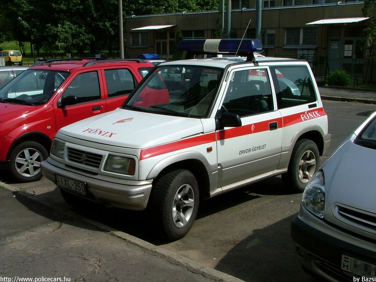Suzuki Vitara, Debrecen, orvosi ügyelet, Fõnix S.O.S. Zrt., fotó: Bazsi
Keywords: mentő magyar Magyarország mentőautó IXL-350