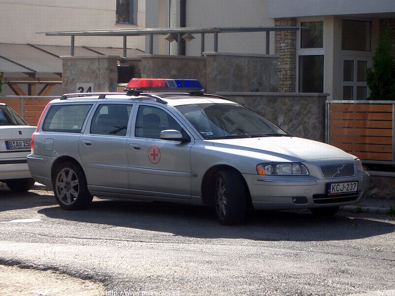 Volvo V70, szervszállítás, Hungarotransplant, fotó: GT
Keywords: mentő magyar Magyarország mentőautó KCJ-237