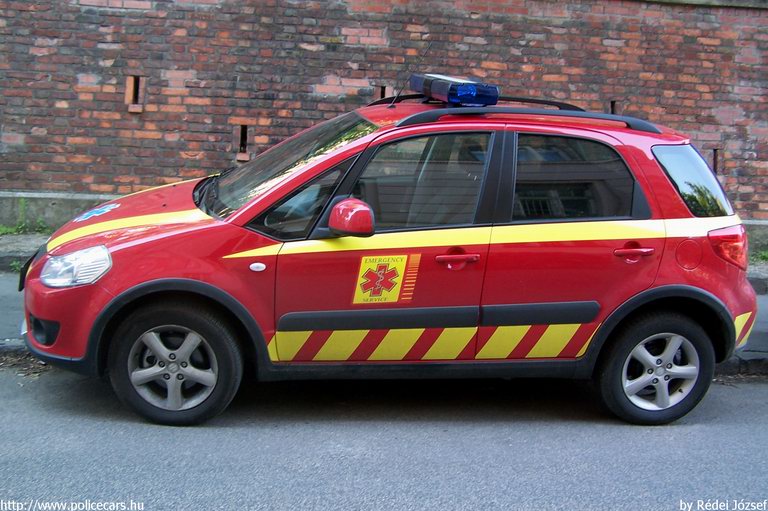 Suzuki SX4, orvosi ügyelet, Emergency Service, fotó: Rédei József
Keywords: mentő magyar Magyarország mentőautó KHL-861