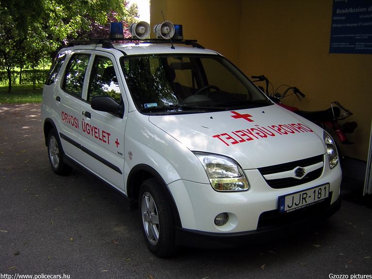 Suzuki Ignis, Siófok, orvosi ügyelet, fotó: Gzozzo pictures
Keywords: mentő magyar Magyarország mentőautó JJR-181