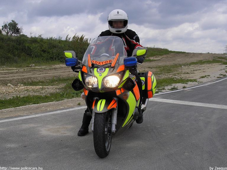 Yamaha, Országos Mentõszolgálat, fotó: Zeegun
Keywords: OMSZ mentő magyar magyarország mentőautó