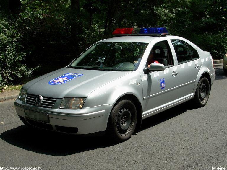 Volkswagen Bora, SMSV, vérszállítás, fotó: dénes
Keywords: mentő magyar Magyarország mentőautó