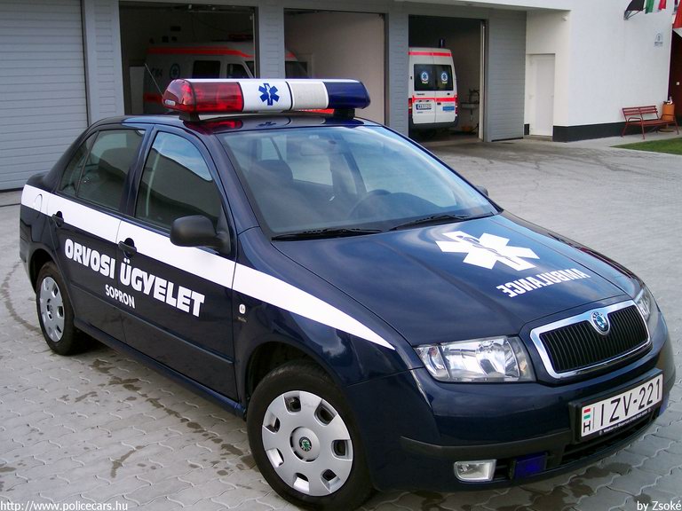 Skoda Fabia, Sopron, orvosi ügyelet, fotó: Zsoké
Keywords: mentő magyar Magyarország mentőautó IZV-221