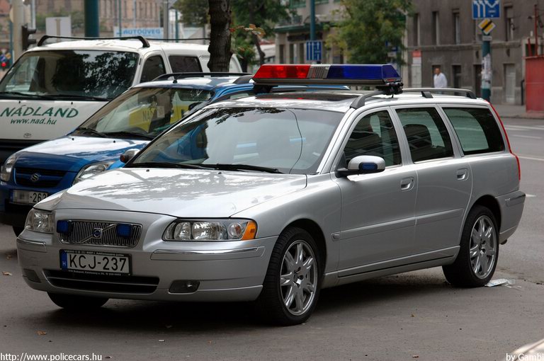 Volvo V70, Hungarotransplant, fotó: Gambi
Keywords: mentő magyar Magyarország mentőautó KCJ-237