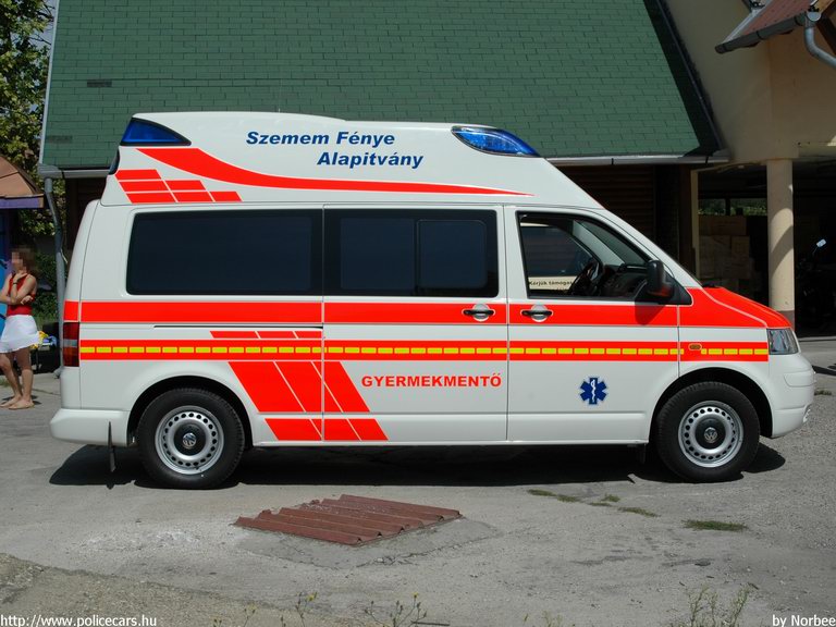 Volkswagen Transporter T5, Pécs, Szemem Fénye Alapítvány, fotó: Norbee
Keywords: mentő magyar Magyarország mentőautó KGR-135