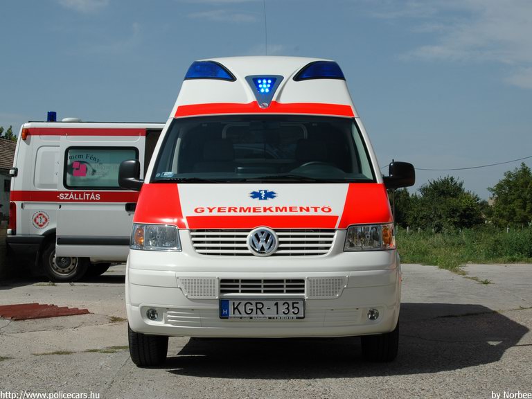 Volkswagen Transporter T5, Pécs, Szemem Fénye Alapítvány, fotó: Norbee
Keywords: mentő magyar Magyarország mentőautó KGR-135